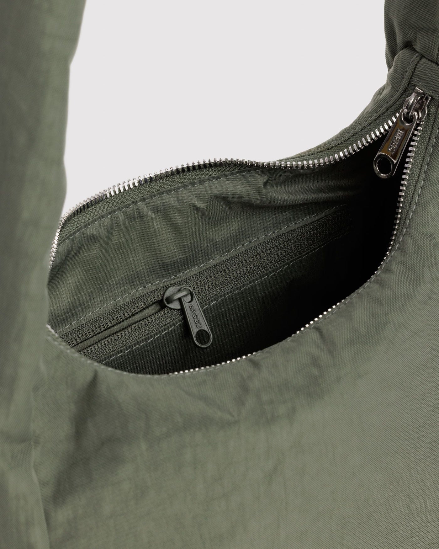 Small Nylon Meringue Bag - Smooth Travel
