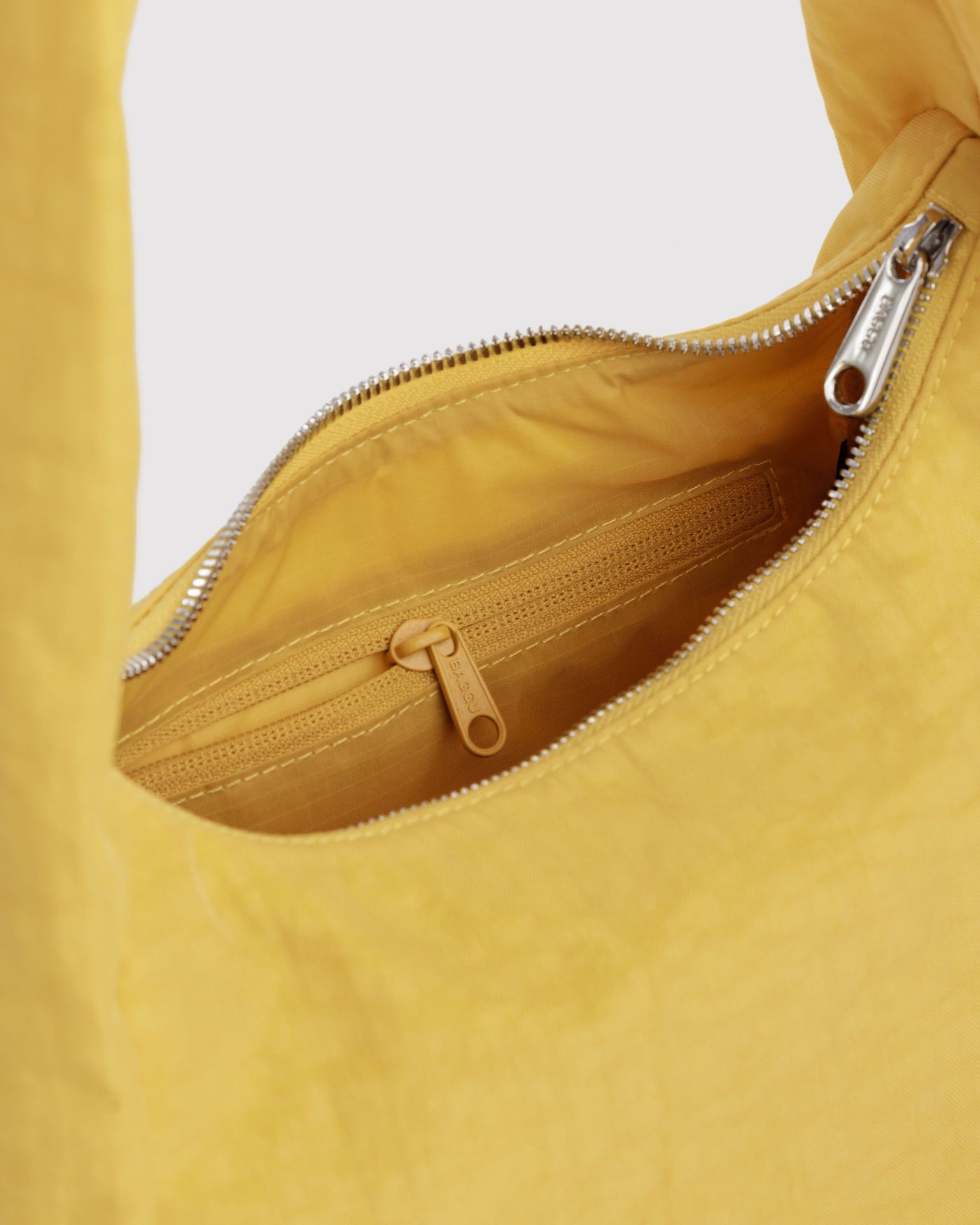 Small Nylon Meringue Bag - Smooth Travel
